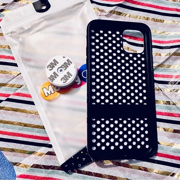 COPY - iPhone Moody Case NIP